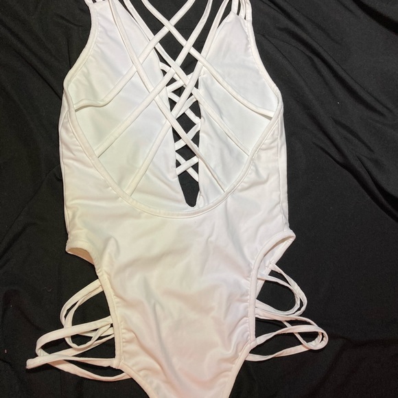 Mippo Swimsuit - Picture 6 of 6